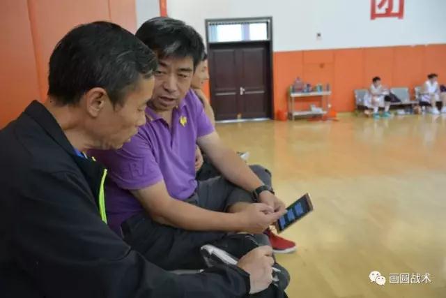 如何通过模拟比赛环境提高篮板实战能力?_1
